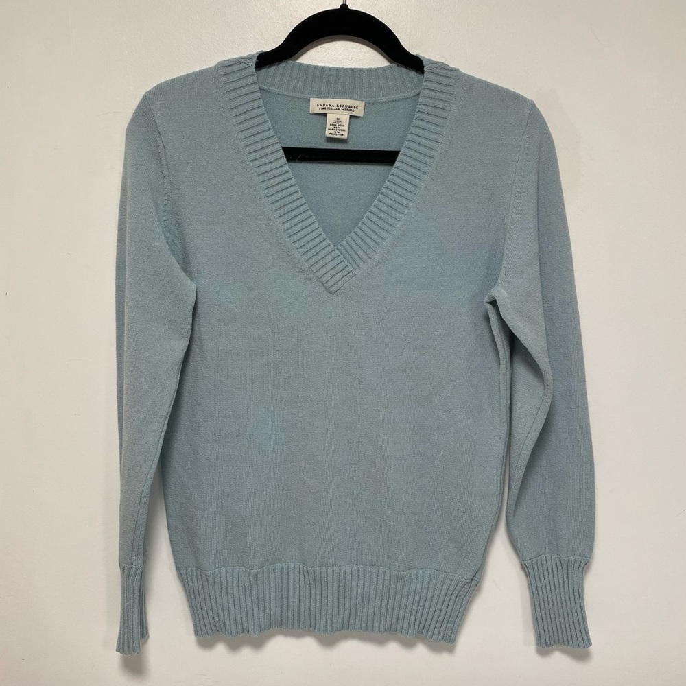 Fine Italian merino light blue v-neck sweater